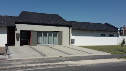 Temetkezési szolgáltató iroda épülete, modern dizájn.