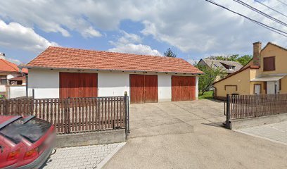 Temetkezési vállalkozás telephelye, tágas raktárral.