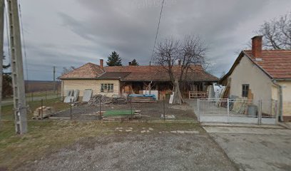 Temetkezési szolgáltató telephely, épületek és udvar.