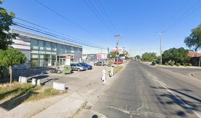 Temetkezési szolgáltató irodaház utcai képe.