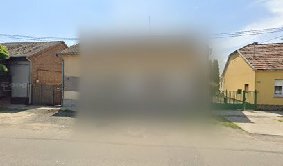 Temetkezési szolgáltató épülete, diszkrét megjelenés.